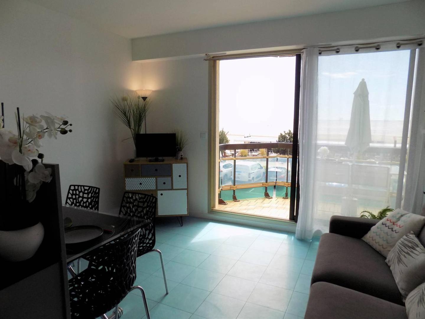 Saint Georges De Didonne - Pleine Vue Mer Pour Ce Studio Cabine Face A La Plage Exterior foto