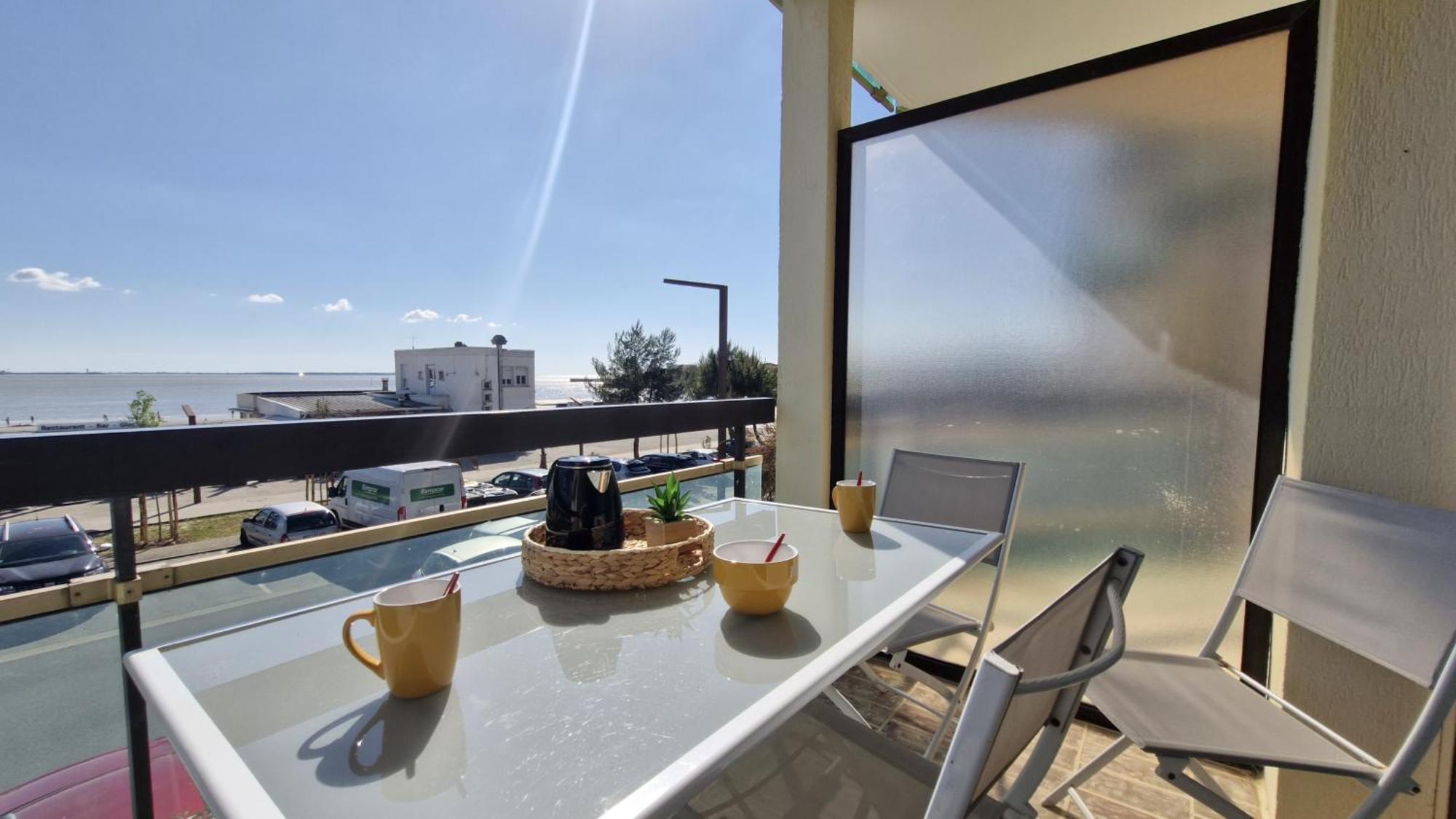 Saint Georges De Didonne - Pleine Vue Mer Pour Ce Studio Cabine Face A La Plage Exterior foto