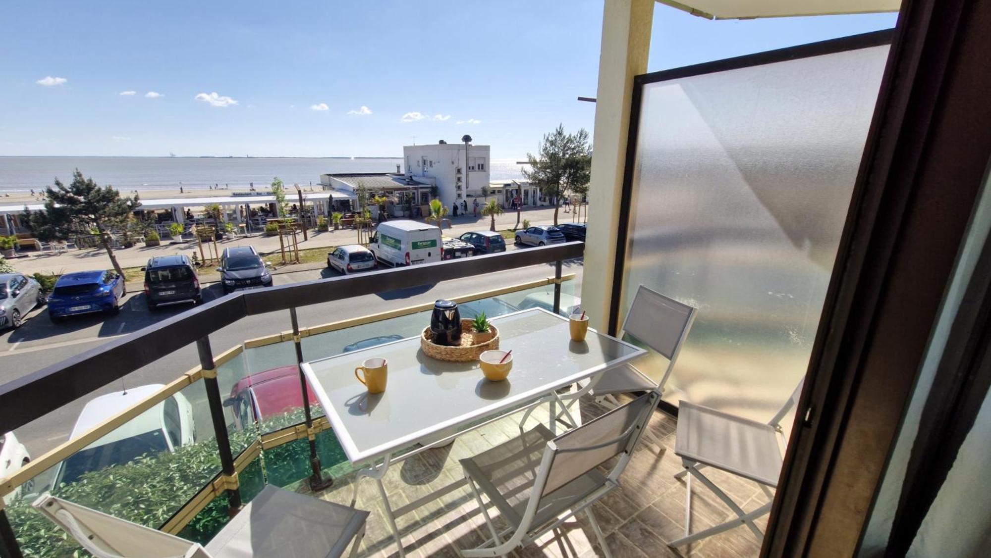 Saint Georges De Didonne - Pleine Vue Mer Pour Ce Studio Cabine Face A La Plage Exterior foto